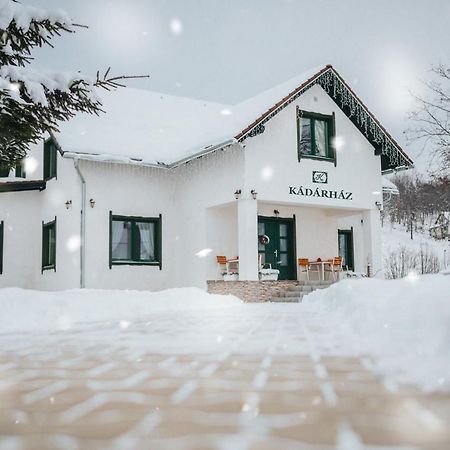 Bed and Breakfast Kadarhaz Vlahita Zewnętrze zdjęcie