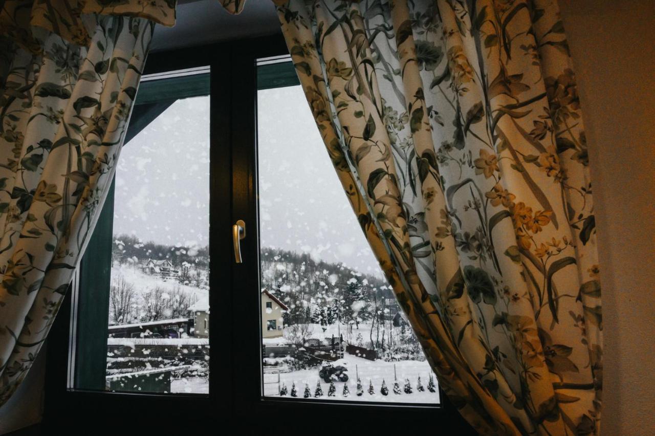 Bed and Breakfast Kadarhaz Vlahita Zewnętrze zdjęcie