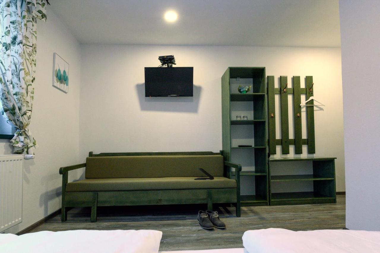 Bed and Breakfast Kadarhaz Vlahita Zewnętrze zdjęcie