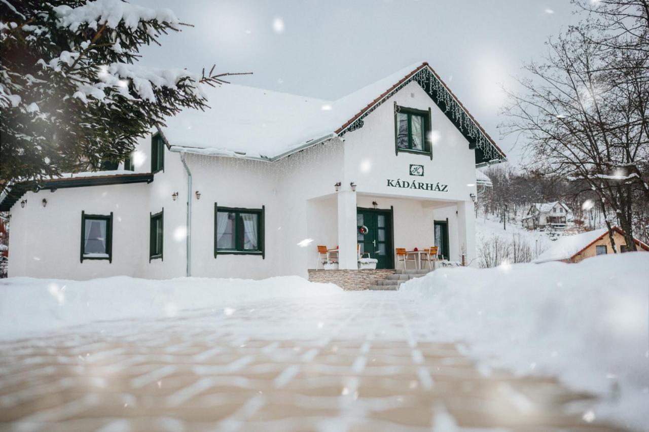 Bed and Breakfast Kadarhaz Vlahita Zewnętrze zdjęcie