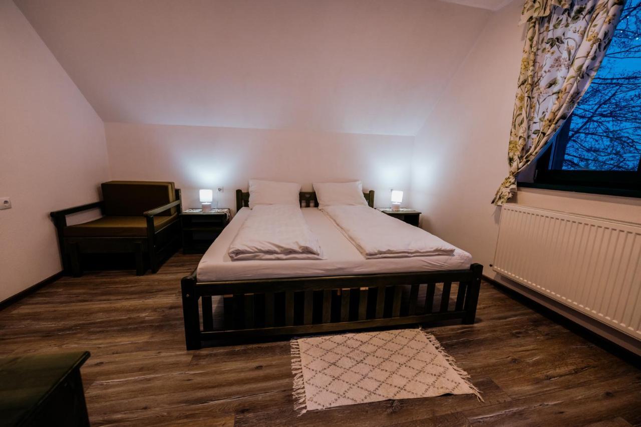 Bed and Breakfast Kadarhaz Vlahita Zewnętrze zdjęcie