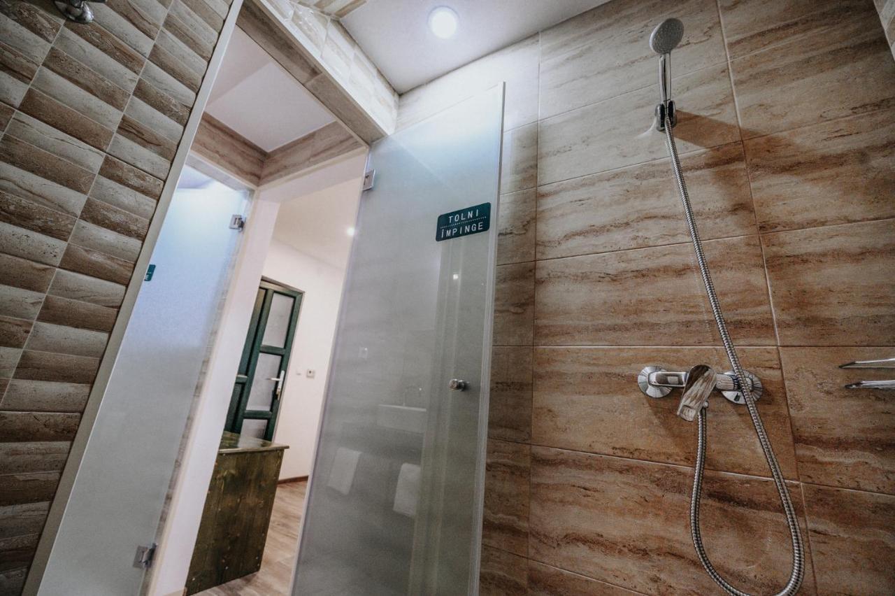 Bed and Breakfast Kadarhaz Vlahita Zewnętrze zdjęcie