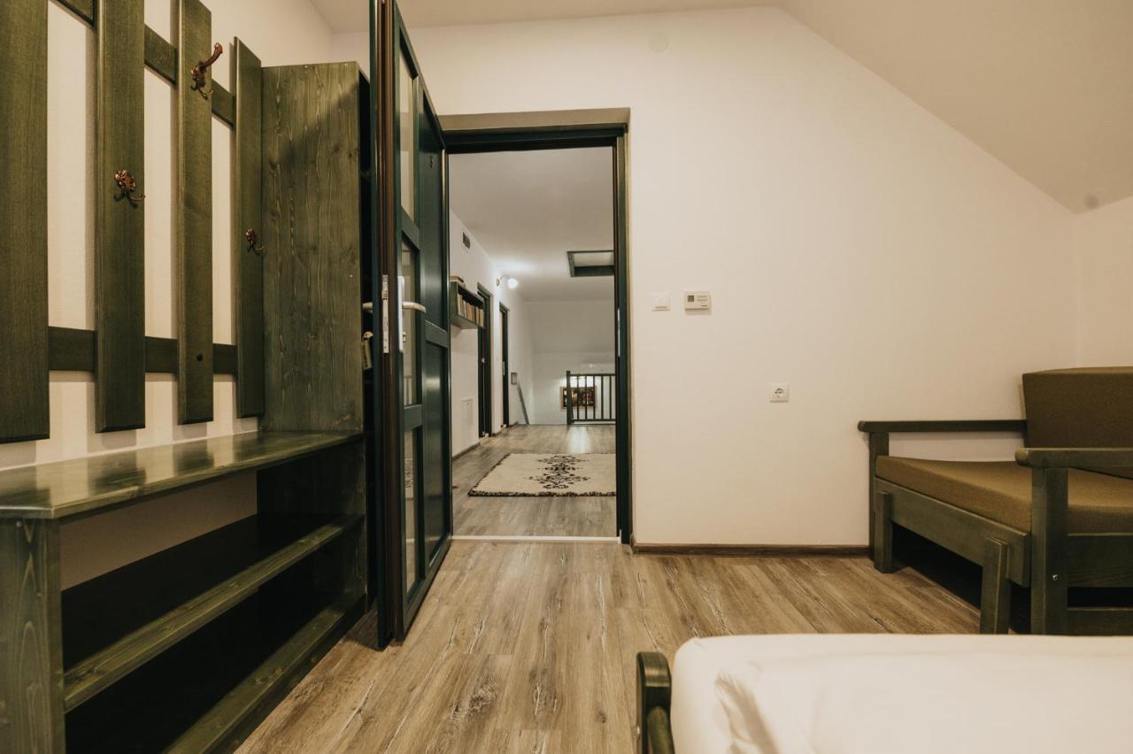 Bed and Breakfast Kadarhaz Vlahita Zewnętrze zdjęcie