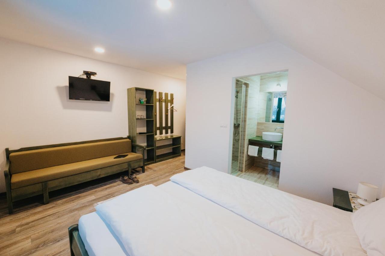 Bed and Breakfast Kadarhaz Vlahita Zewnętrze zdjęcie